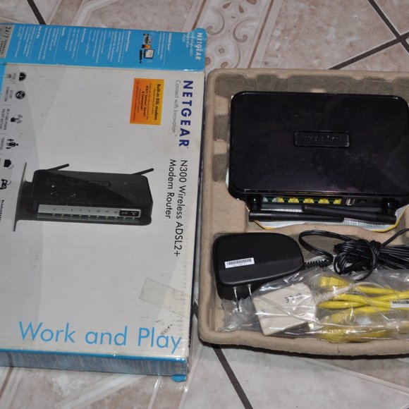 Netgear N300 Wireless ADSL 2+ Modem Router DGN2200 NBN Compatible - Picture 2 of 5